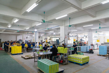 GUANGDONG YUHUA PLAYING CARDS CO.,LTD. สายการผลิตของผู้ผลิต